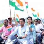 आ. नमिता मुंदडा यांच्या नेतृत्वाखाली निघालेल्या तिरंगा यात्रेला उत्स्फूर्त प्रतिसाद