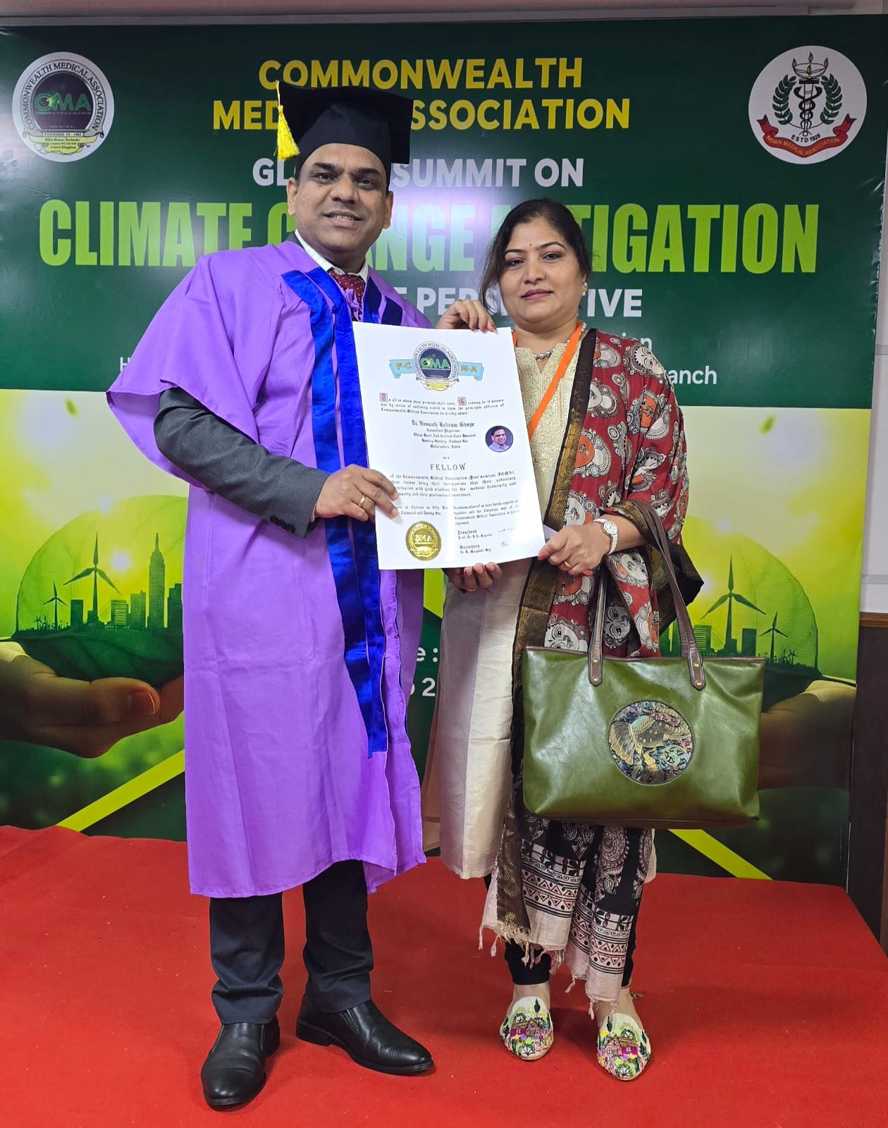 *कॉमनवेल्थ मेडिकल असोसिएशन लंडन या आंतरराष्ट्रीय संस्थेच्या फेलोशिपने ह्दयरोग तज्ञ डॉ.नवनाथ घुगे सन्मानित*