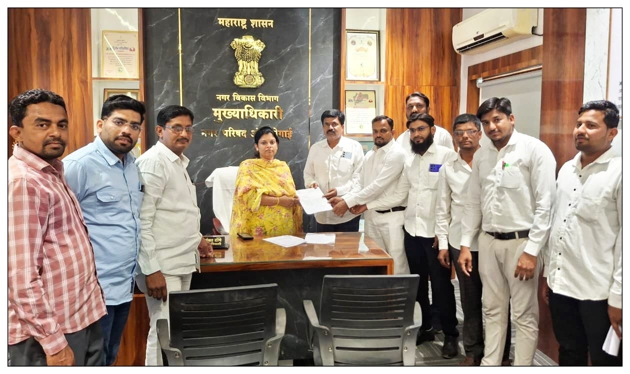 *पवित्र रमजान महिन्याच्या पार्श्वभूमीवर स्वच्छता, पाणी पुरवठा नियमित करून वीज पुरवठा अखंडीत ठेवा* *राष्ट्रवादी काँग्रेस शरदचंद्र पवार पक्षाचे तालुकाध्यक्ष अमर देशमुख यांचे निवेदन*