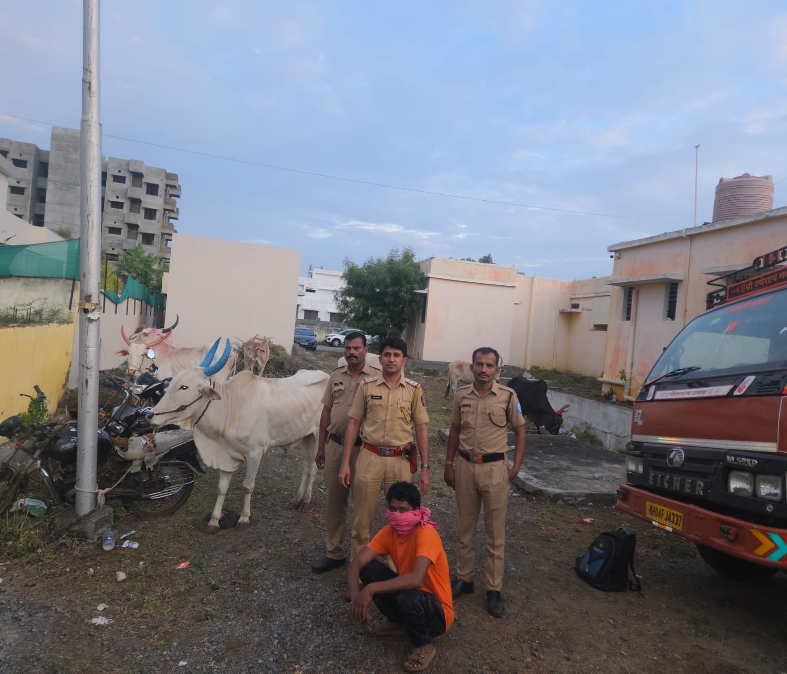 पोलीस स्टेशन केज यांची गोवंश तस्करीवर कार्यवाही, 6 लाख 29 हजार रुपयांचा मुद्देमाल जप्त 